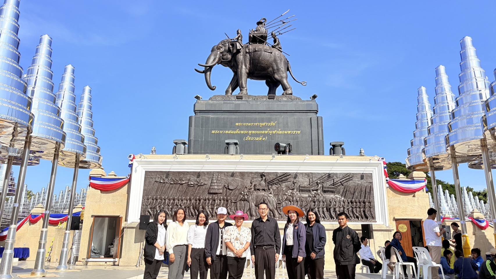 title - วันที่ 29 ธันวาคม 2568 เวลา 14.30 น. นายประเสริฐ กาญจนเกียรติกุล ปฏิรูปที่ดินจังหวัดบุรีรัมย์ พร้อมเจ้าหน้าที่ ส.ป.ก.บุรีรัมย์ ร่วมโครงการปิดทองเบิกฟ้า สักการบูชามหาราชรัชกาลที่ 1